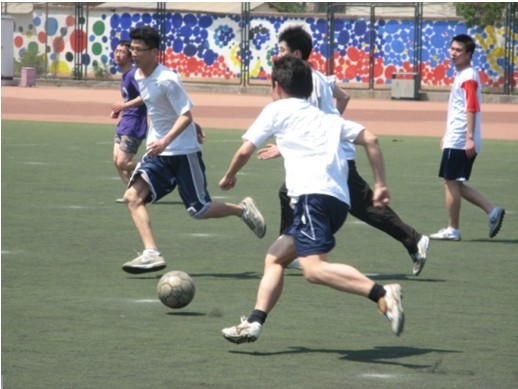 凸显他作为 凸显他作为