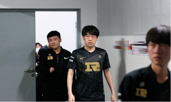 他不仅是得 他不仅是得