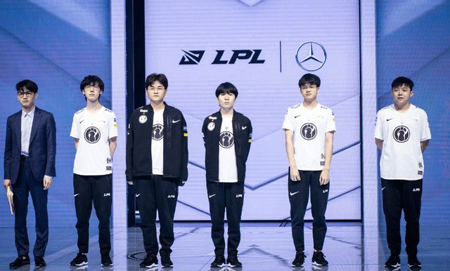 任的背景下 任的背景下