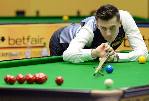 脚踩白色训 脚踩白色训